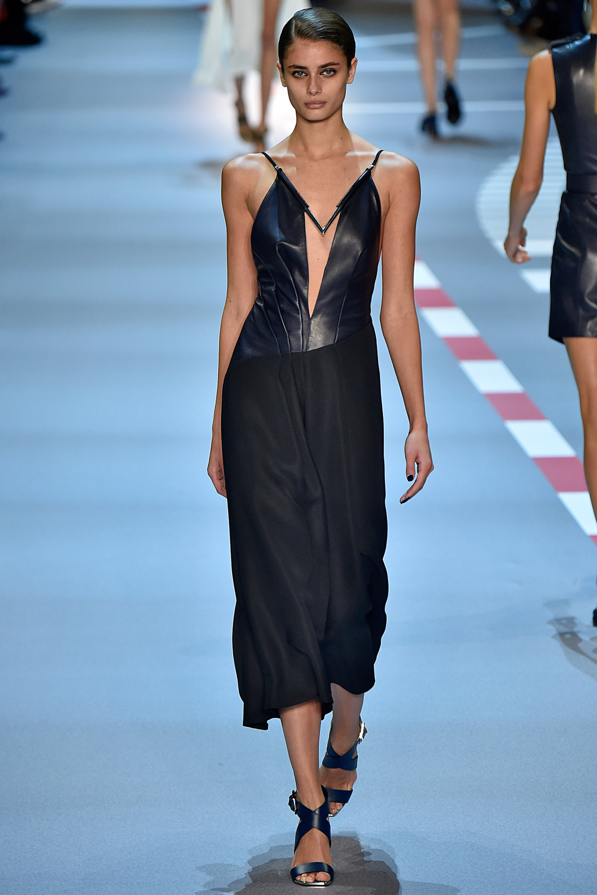 Coleção Mugler Paris Verão 2016 RTW Foto 16 Desfiles FFW