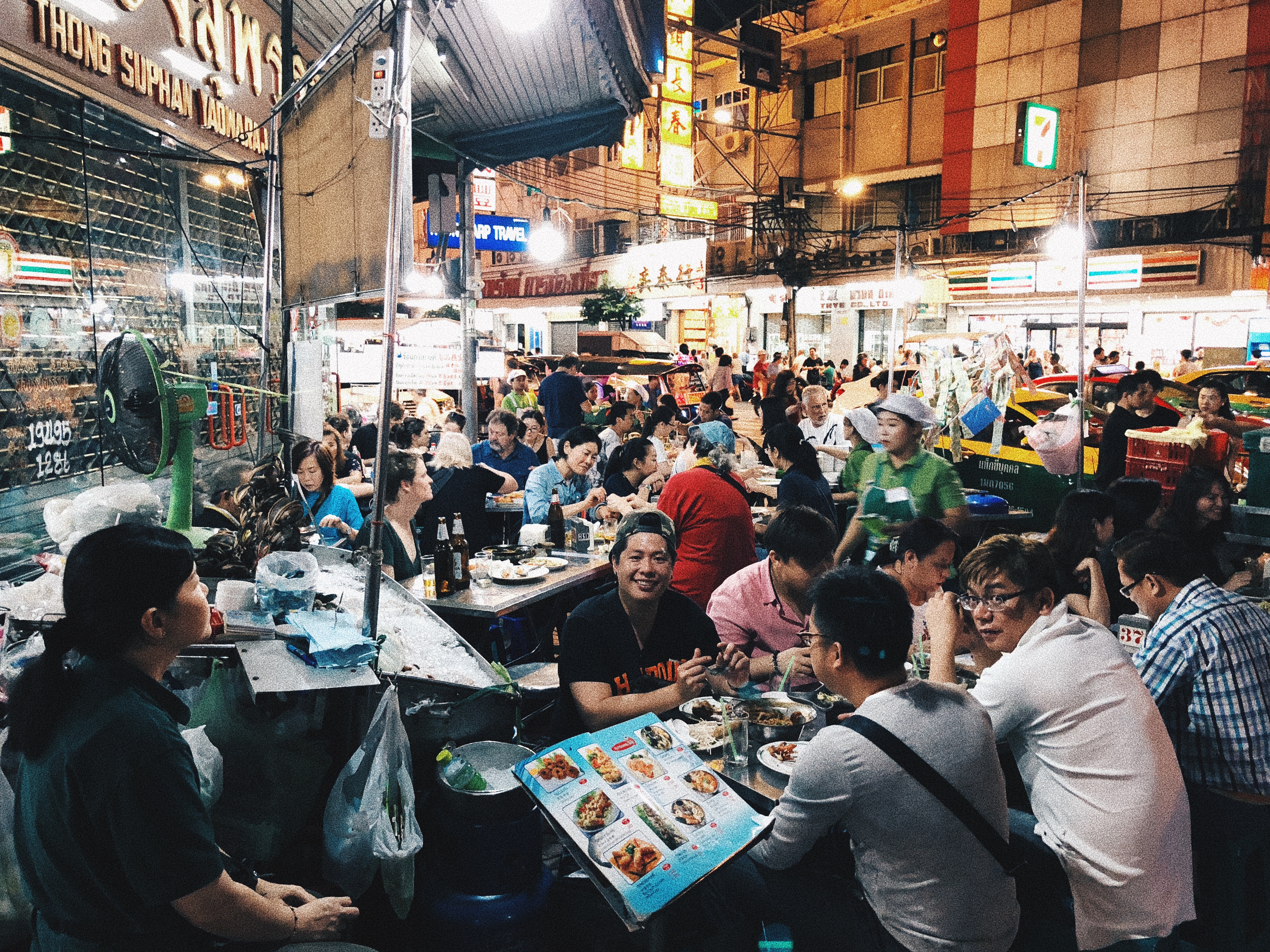 "restaurantes"de rua em Chinatown são uma aventura à parte. Foto: Augusto Mariotti