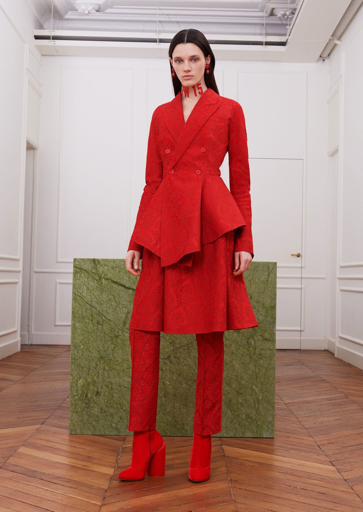 Galeria De Fotos Red Is The New Black Veja O Inverno 18 Da Givenchy