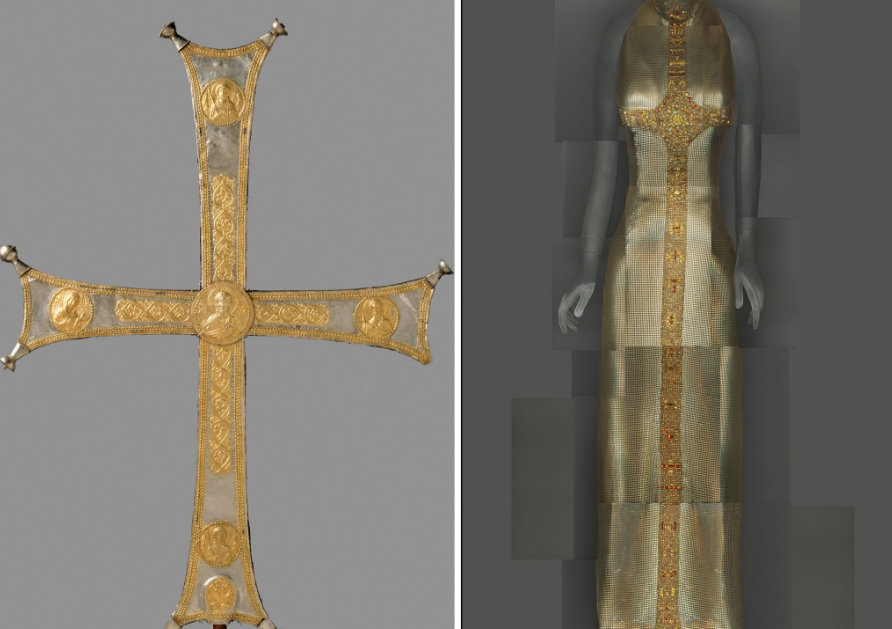 Cruz Bizantina e vestido de Gianni Versace Inverno 1997–98 / Reprodução