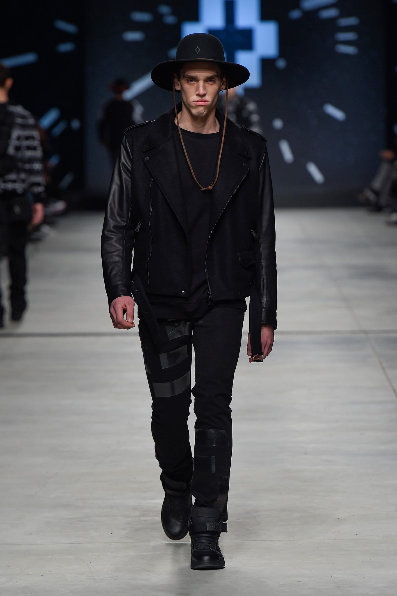 Coleção // Marcelo Burlon County of Milan, Paris, Inverno 2016 RTW ...