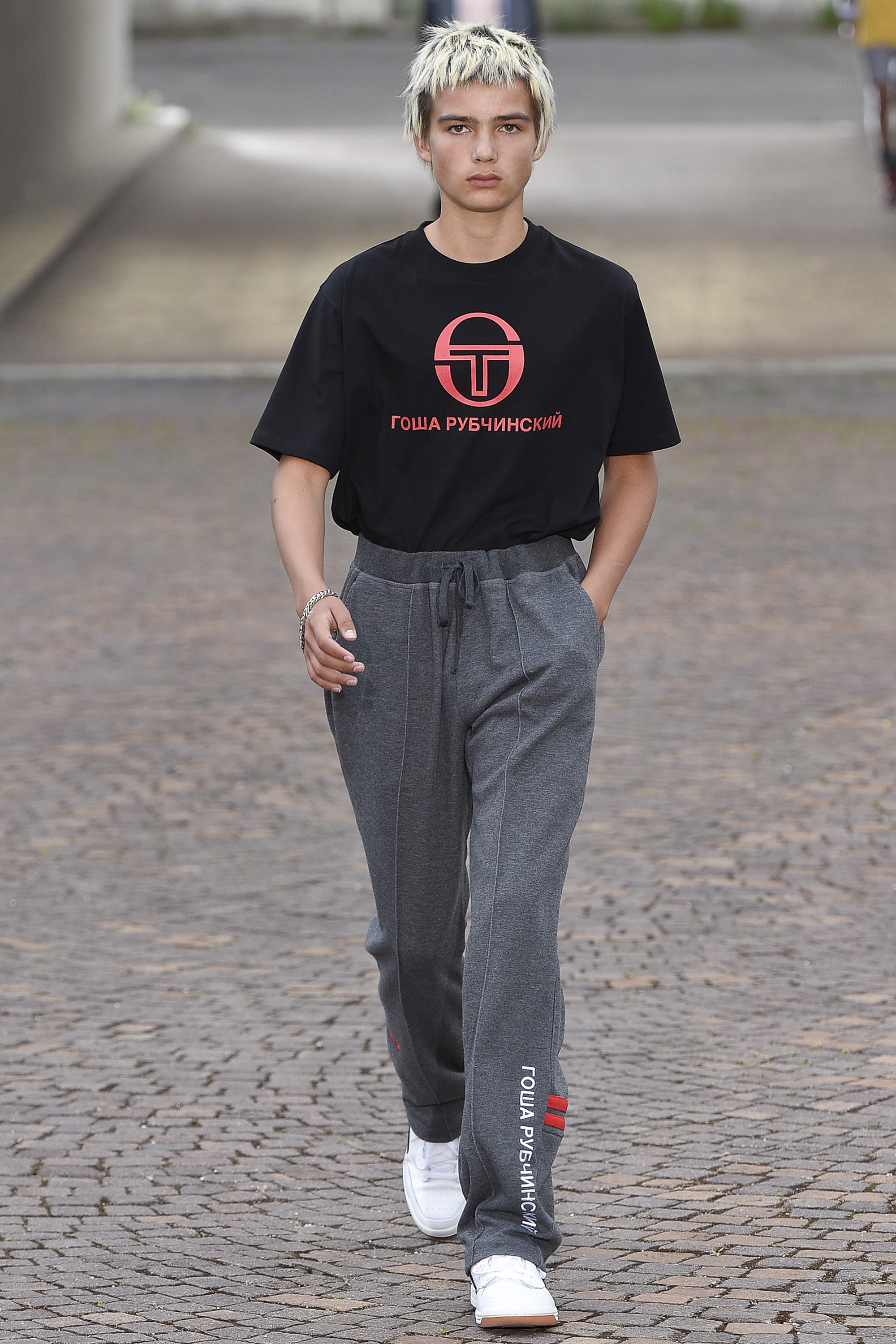 cole-o-gosha-rubchinskiy-firenze-ver-o-2017-rtw-foto-20