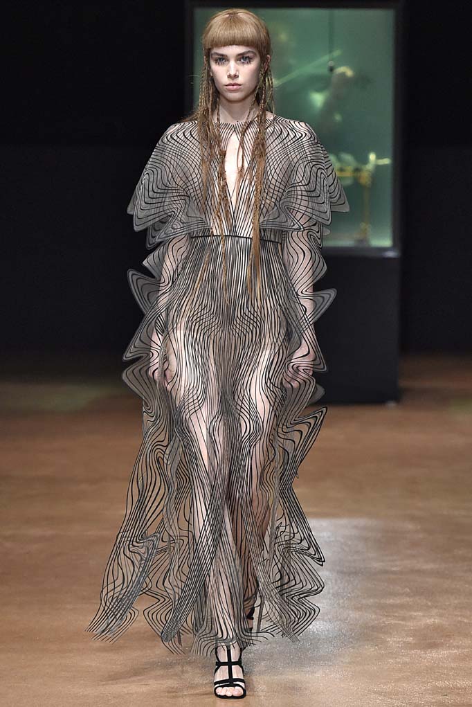 Cole O Iris Van Herpen Paris Inverno Hc Foto