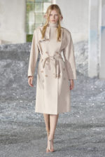 burberry-spring_summer-2022-womenswear-presentation-collection-look-1-paula_001