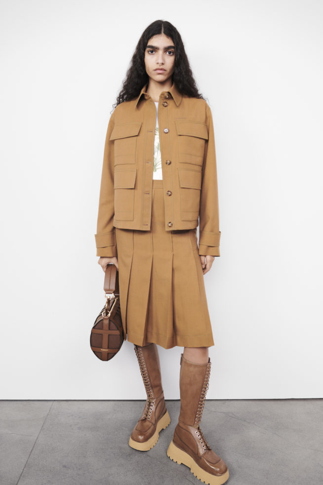 burberry-autumn_winter-2022-pre-collection-look-21