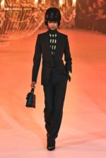 00001-off-white-fall-2022-ready-to-wear-paris-credit-gorunway