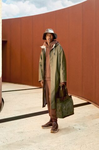 00002-tods-menswear-spring-2023-credit-brand