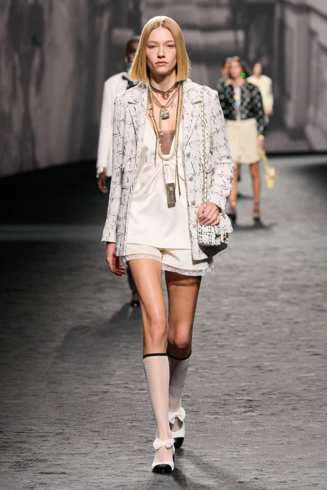 00025-chanel-spring-2023-ready-to-wear-credit-gorunway