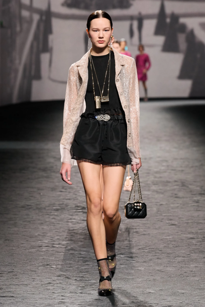 00052-chanel-spring-2023-ready-to-wear-credit-gorunway