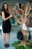 Daniella Zylbersztajn, designer de bolsas e o projeto Árvore em Movimento, da nova coleção Hibrido