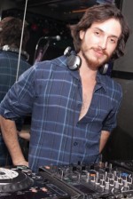 O DJ Ad Ferrera