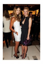 Festa da Louis Vuitton na Bond Street: Elle Macpherson e Gwyneth Paltrow: as duas vestindo Louis Vuitton