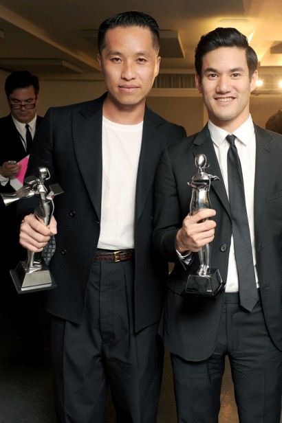Phillip Lim, vencedor do prêmio Swarovski de moda masculina e Joseph Altuzarra, vencedor do prêmio Swarovski de moda feminina