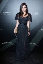 Julia Restoin-Roitfeld, usando Dolce &amp; Gabbana