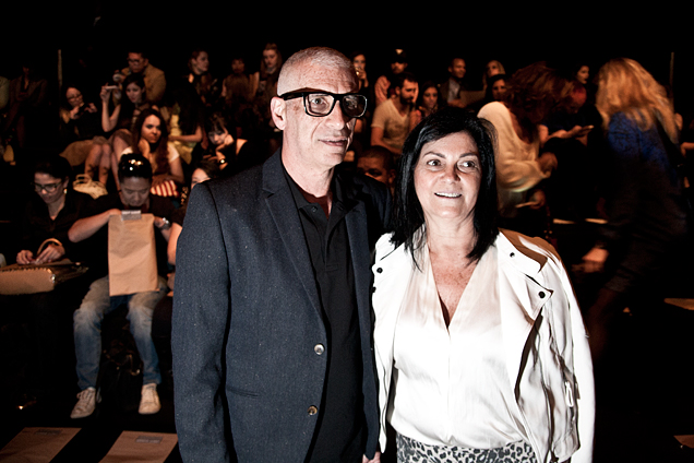 Claudio e Luana Taliani, pais da estilista Pitty, fila A, Amapô