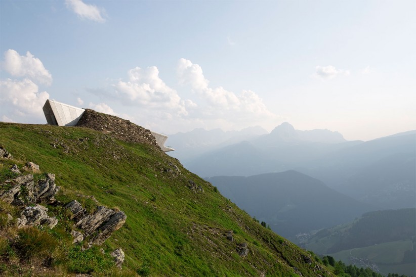 A locação incrível do Messner Mountain Museum, na Itália