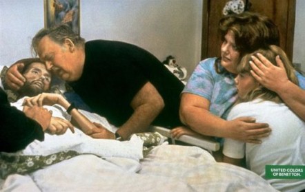 Fotografia de David Kirby no hospital em maio de 1990, que foi usada em uma campanha da Benetton para chamar atenção às pessoas portadoras de AIDS