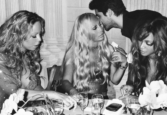 Mariah Carey, Donatella Versace, e Beyonce Knowles, Milão, 2002