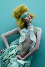 A modelo Thairine Garcia fotografada por Gui Paganini