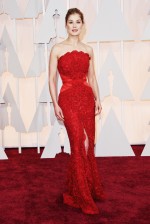 Rosamund Pike, indicada ao Oscar de melhor atriz por "Garota Exemplar", veste Givenchy Couture