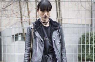 O preto usado pelos fashionistas no street style de Milão ©Agência Fotosite