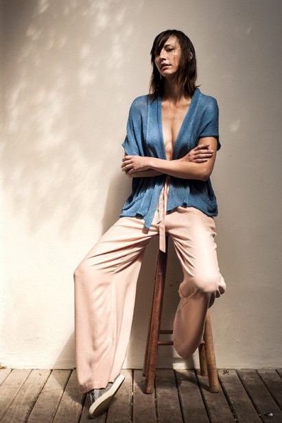 Michele Provensi na campanha de uma das coleções da estilista: a ideia é criar roupas atemporais ©Divulgação
