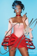 Rihanna como Maria Antonieta na nona edição da CR Fashion Book, lançada em setembro com fotos de Terry Richardson ©Reprodução