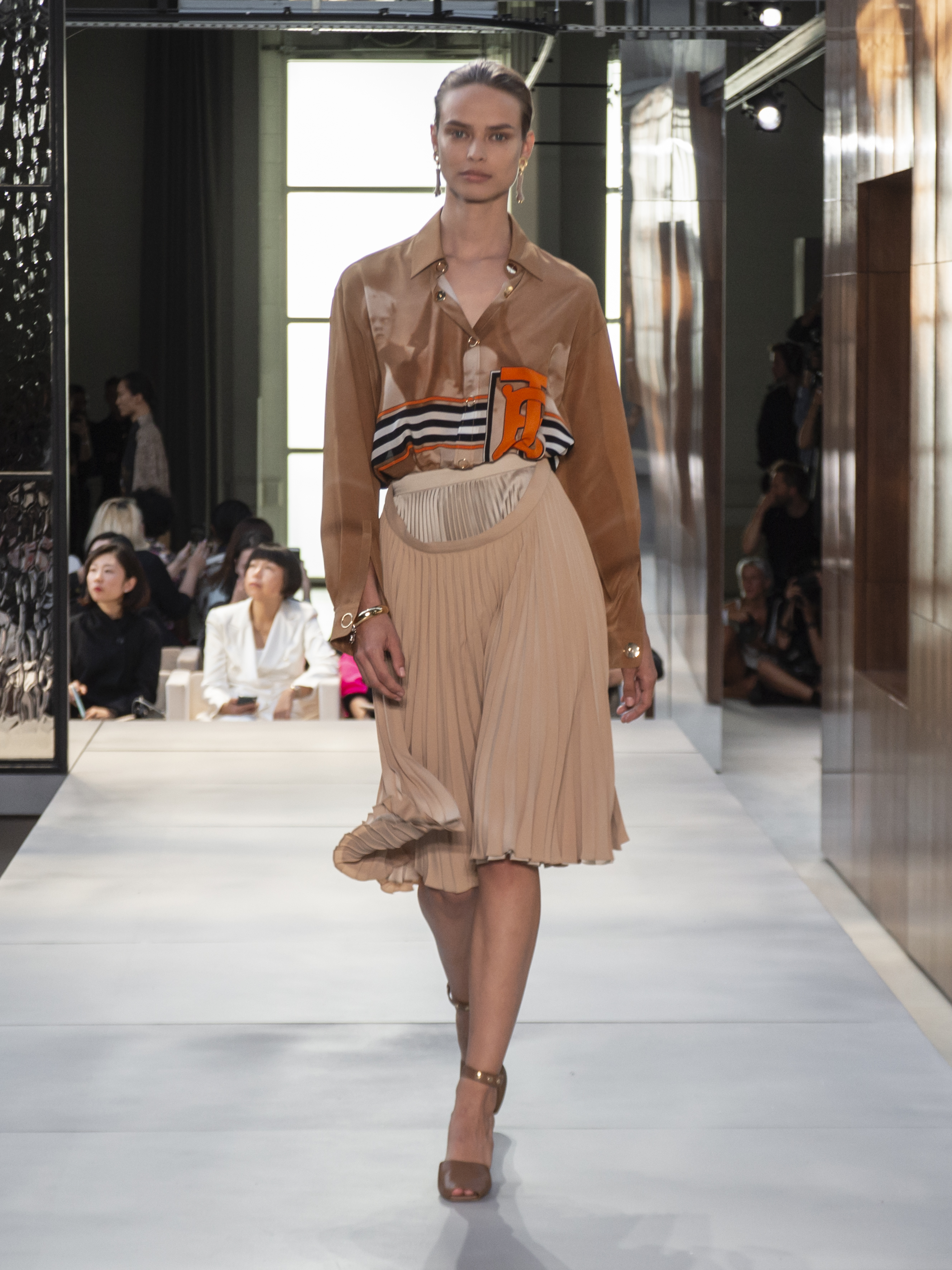 burberry-spring_summer-2019-collection-look-24