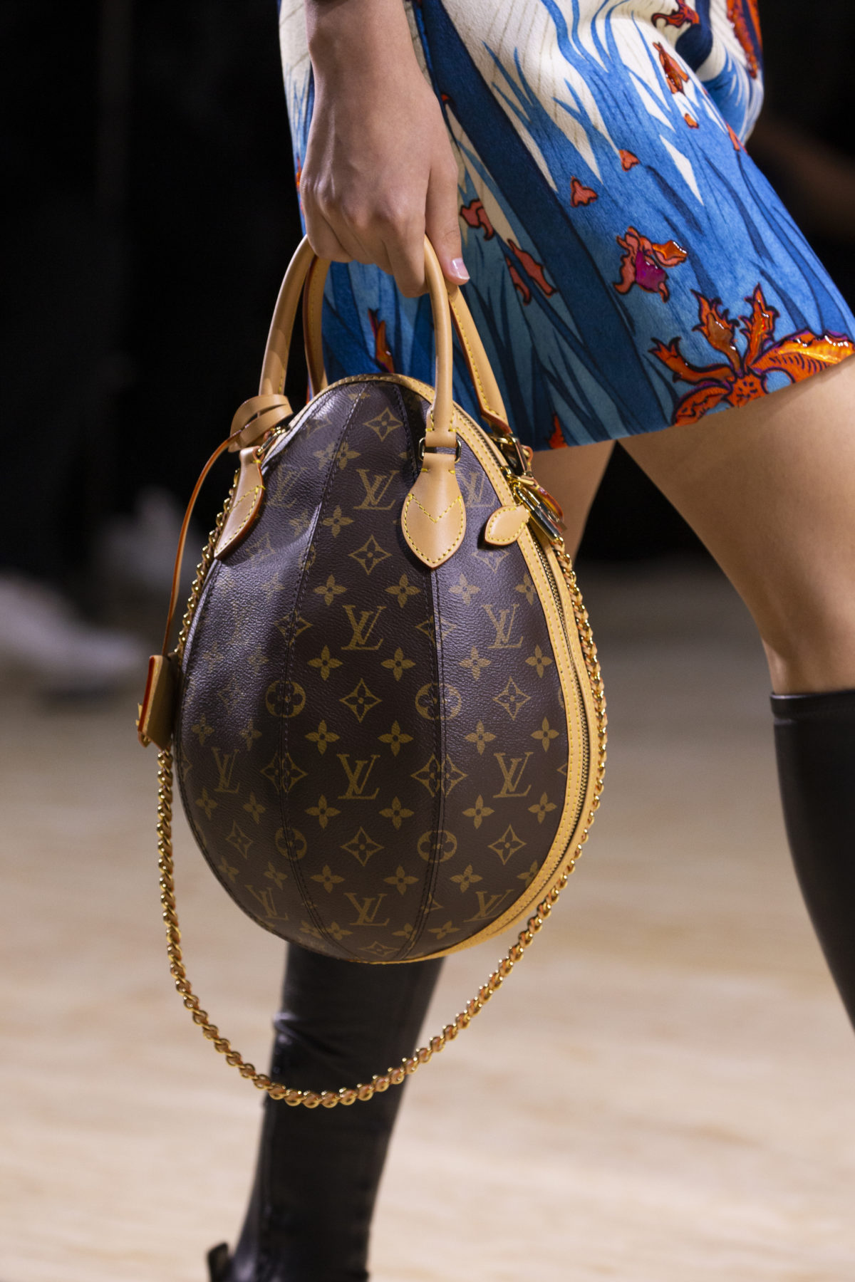 Veja em detalhes as bolsas do verão 2020 da Louis Vuitton desfiladas em Paris // Notícias // FFW