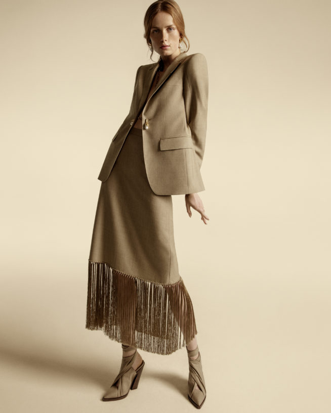 burberry-spring_summer-2020-campaign-featuring-rianne-van-rompaey-c-courtesy-of-burberry-_-inez-and-vinoodh