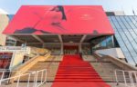 Foto do local onde acontece o Festival de Cannes, que nesta edição será totalmente online / Reprodução