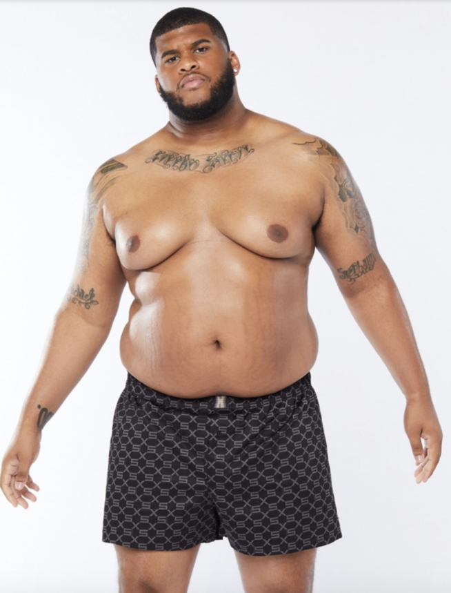 underwear savage fenty fotografado em modelo plus size no site da marca