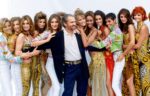 Gianni Versace e as supermodelos que contribuiram para criar desejo pela Versace | Imagem: Reprodução