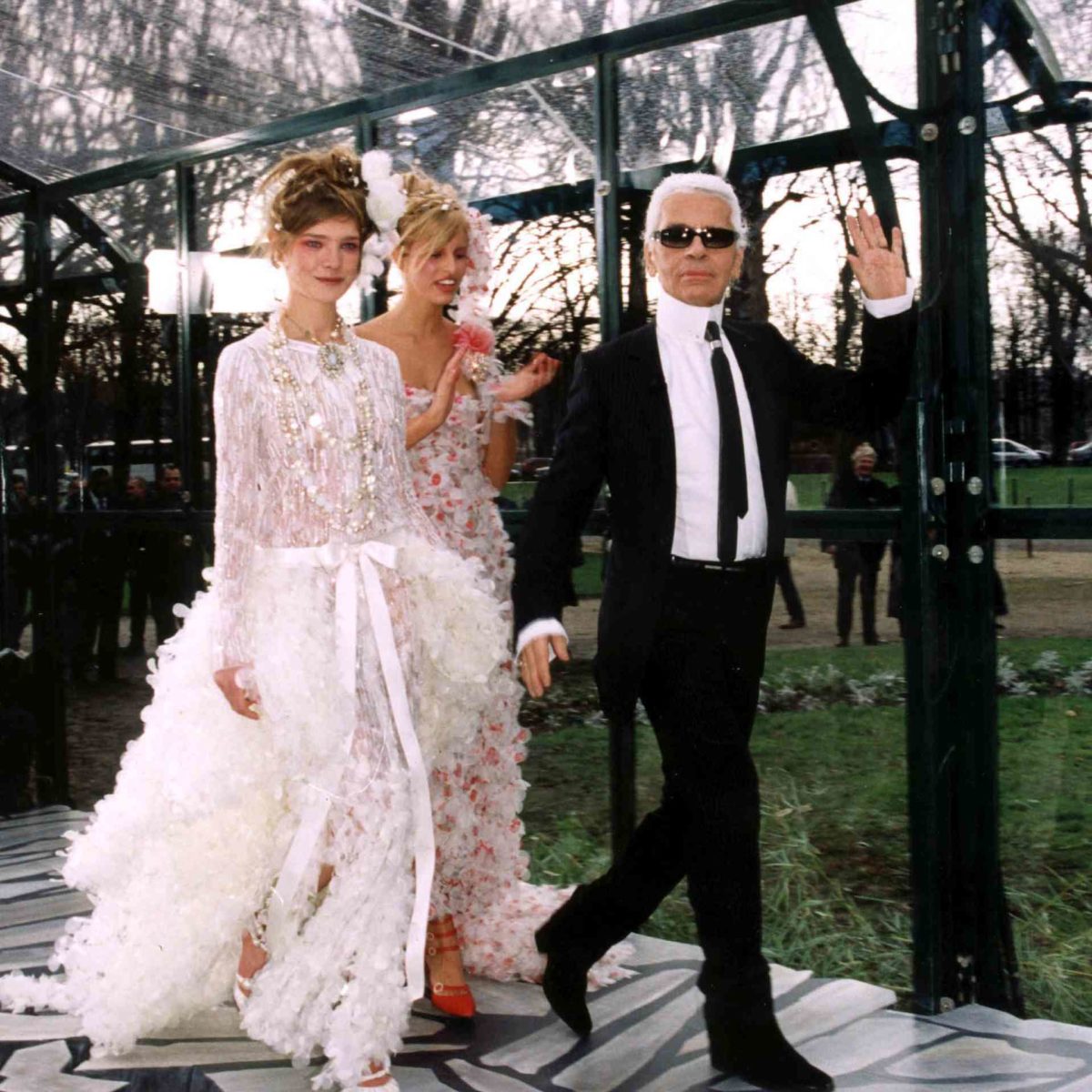 Karl Lagerfeld em 2003 | Reprodução