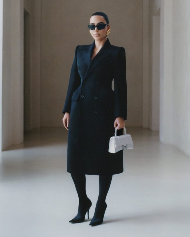 Kim Kardashian para Balenciaga | Foto: Stef Mitchell