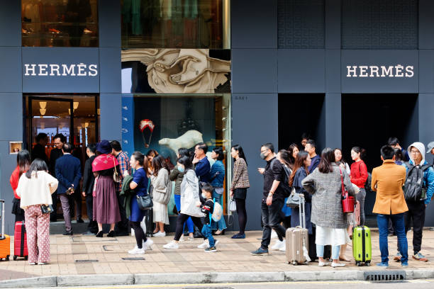 filas na loja da Hermès na China