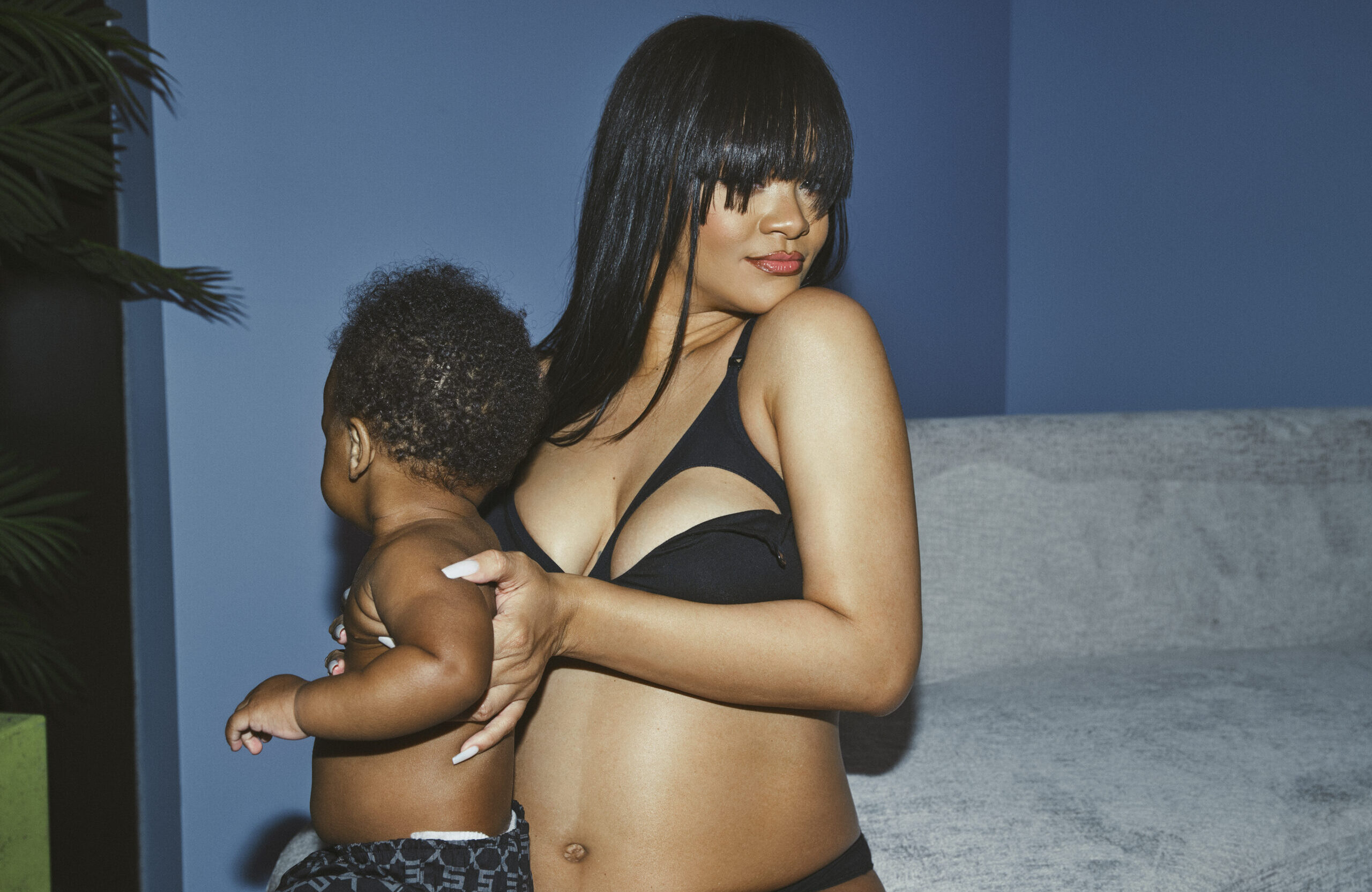 Rihanna lança coleção-cápsula de maternidade pela Savage x Fenty - FFW